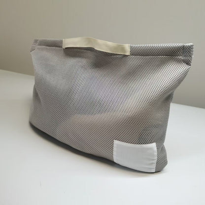Gray Mesh Faux Leather Trim Laundry Bag – Handheld Breathable Mesh Storage Bag for Underwear & Daily Washing Matching
